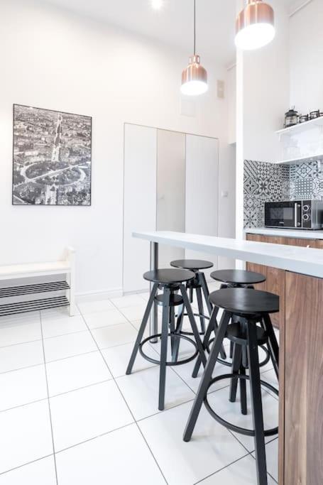 Wyjatkowy Apartament Na Rynku วรอตซวาฟ ภายนอก รูปภาพ